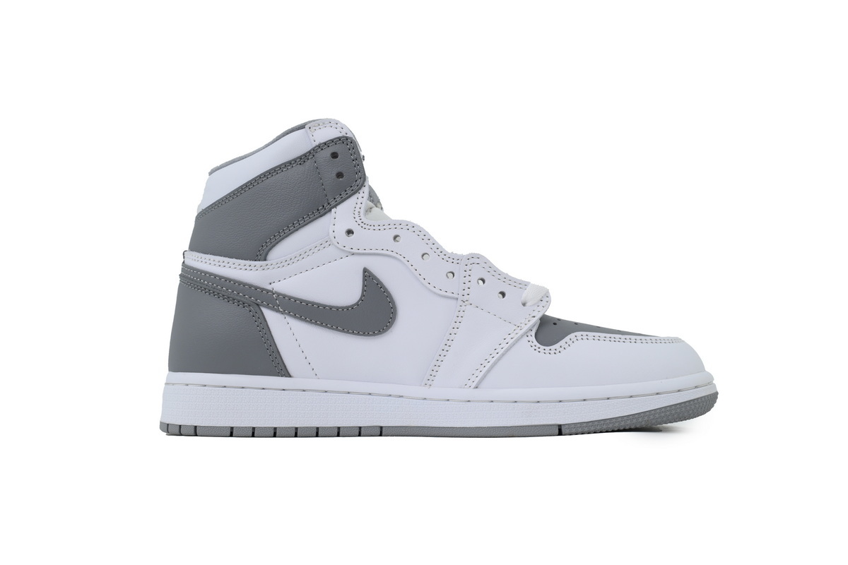 Air Jordan 1 Retro High OG 'Stealth' 555088-037