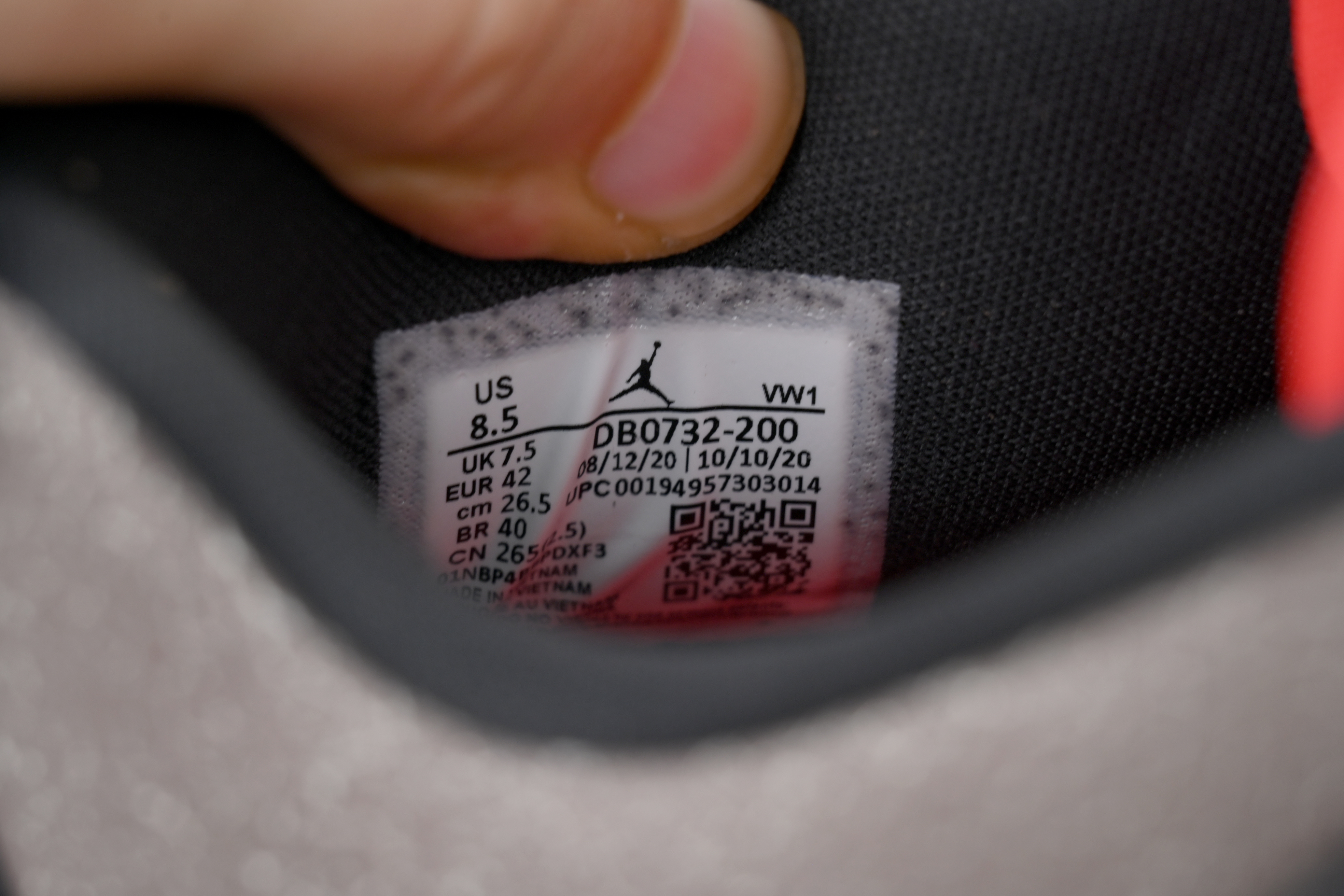 Air Jordan 4 Retro Taupe Haze DB0732-200