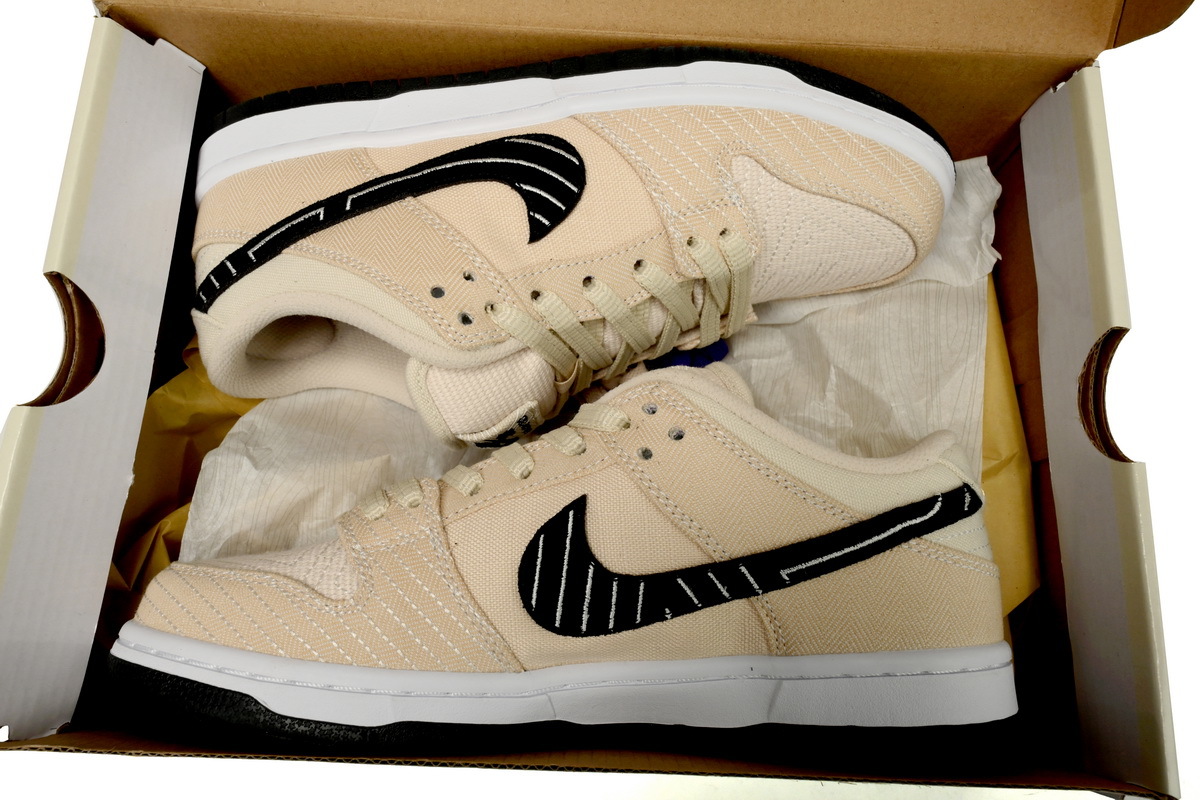FLAME God Albino & Preto × Nike SB Dunk Low Pro “Pearl White” FD2627-200