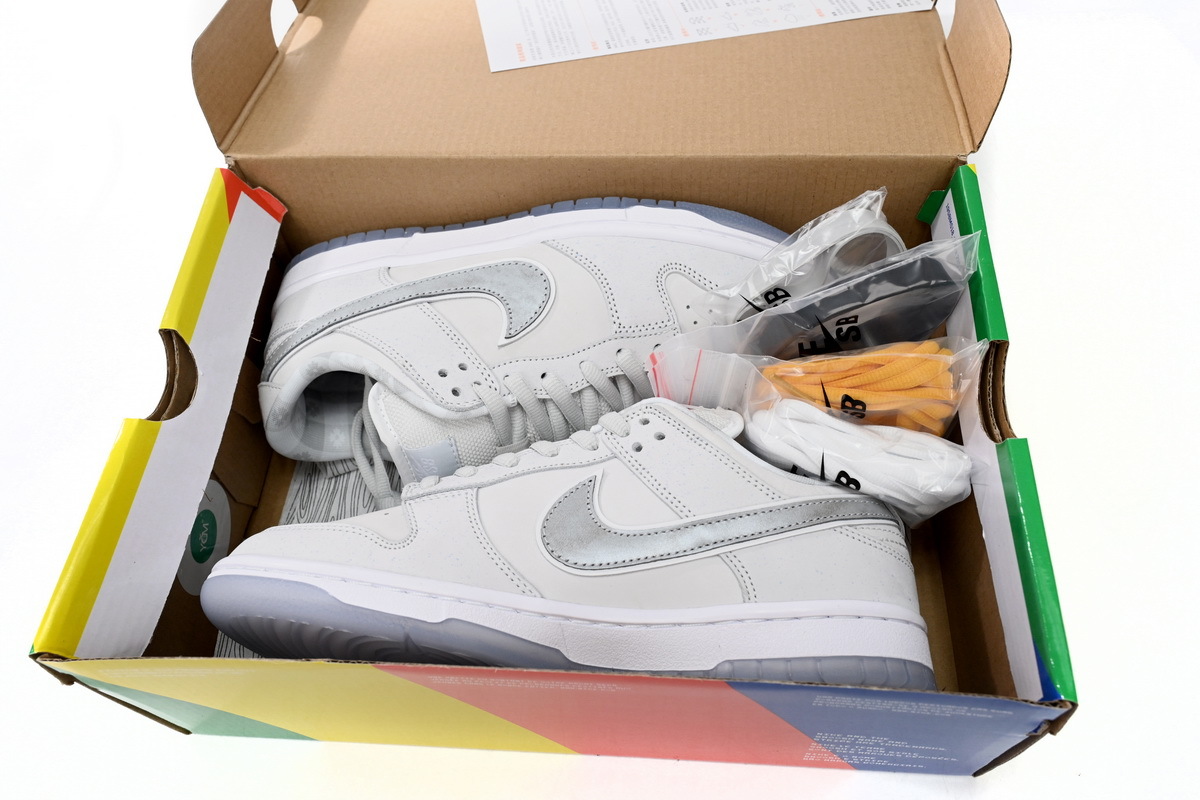 CONCEPTS × Nike Dunk SB Low ’White Lobster FD8776-100