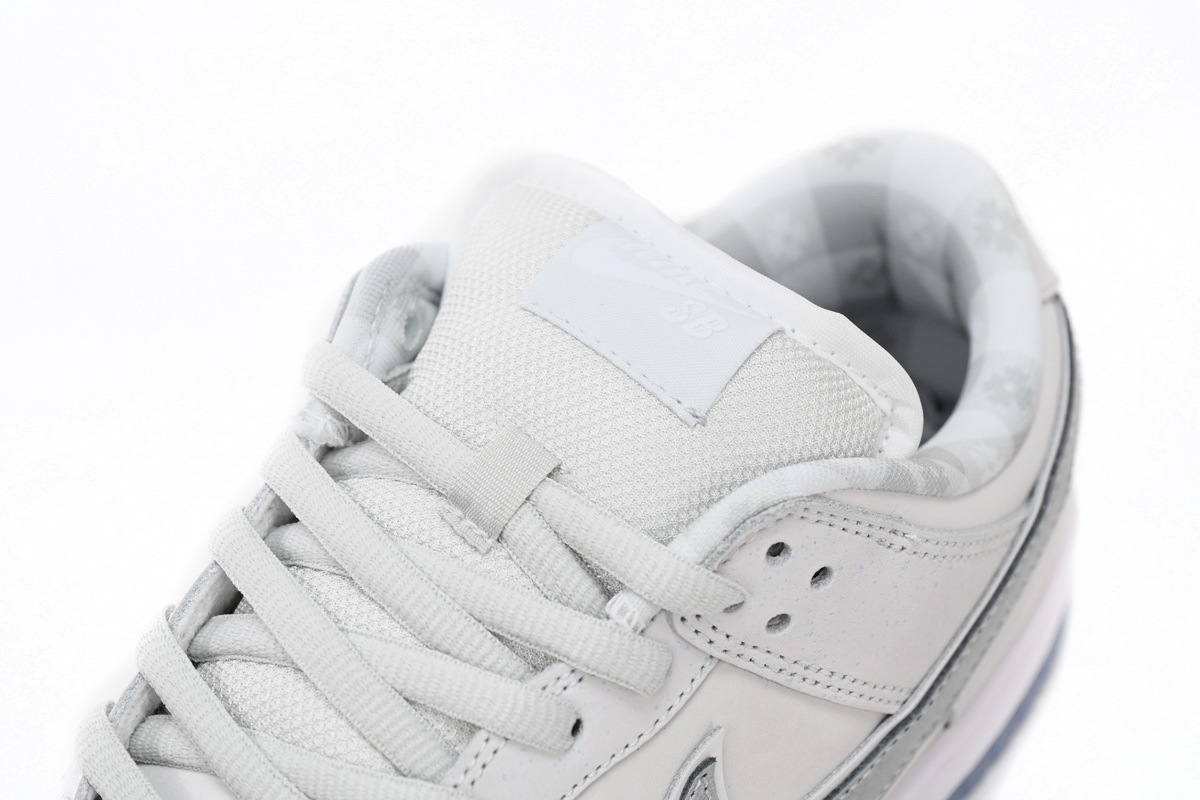 CONCEPTS × Nike Dunk SB Low ’White Lobster FD8776-100