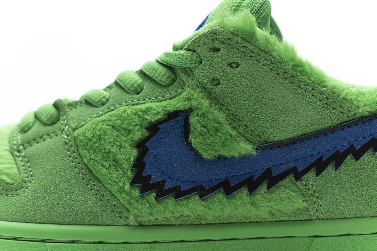 Grateful Dead x Nike SB Dunk Low “Green Bear” CJ5378-300