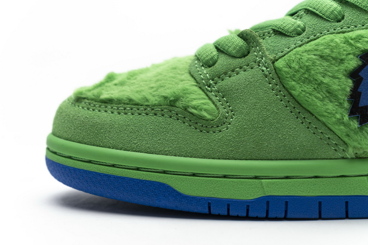 Grateful Dead x Nike SB Dunk Low “Green Bear” CJ5378-300