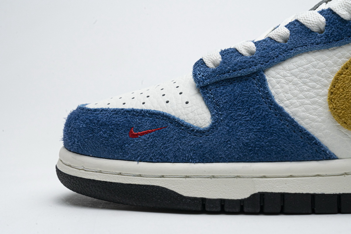 Kasina x Nike Dunk Low “80s Bus” CZ6501-100