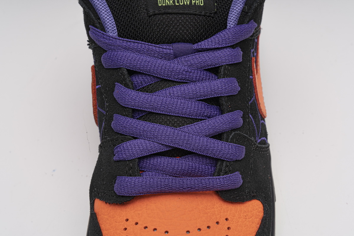 Nike SB Dunk Low “Night Of Mischief” BQ6817-006