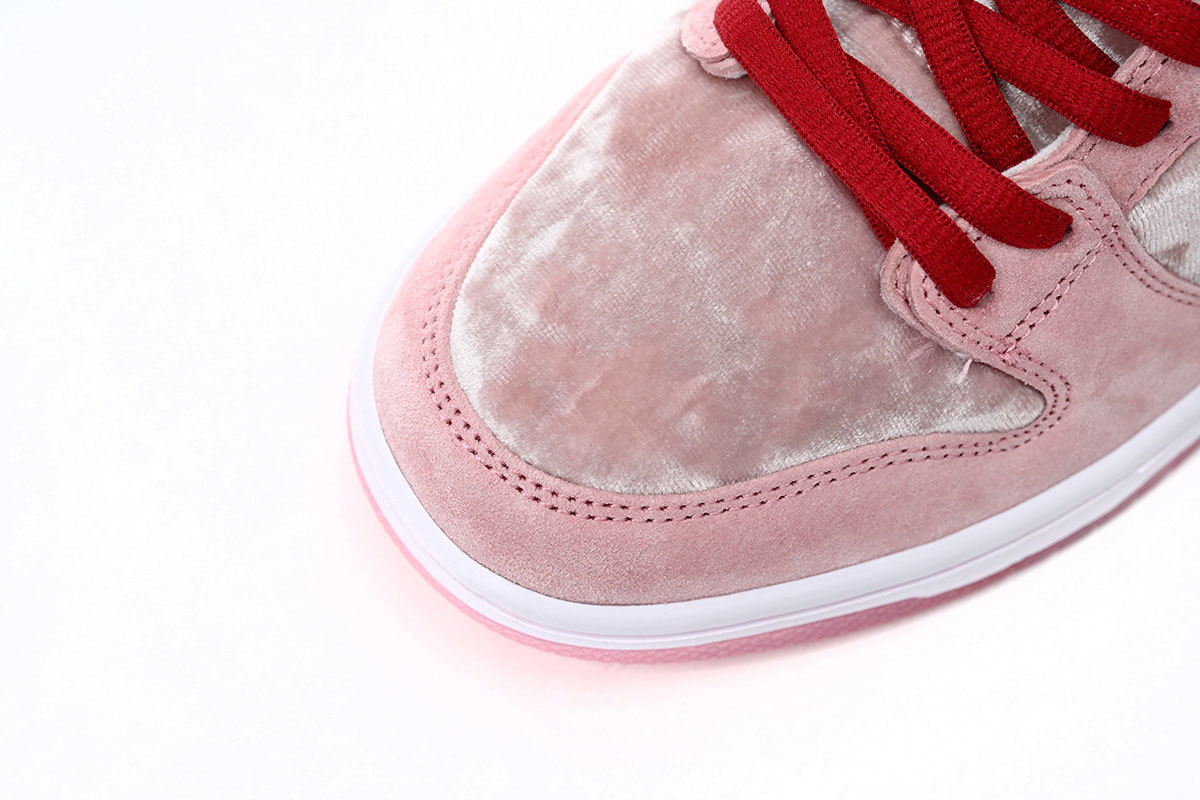 Nike SB Dunk Low Strange Love Skateboards CT2552 800