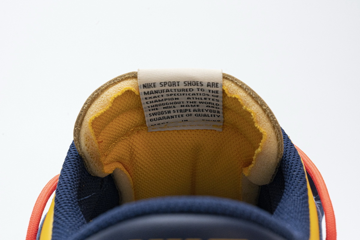 OFF-WHITE X Nike Dunk SB Low White Michigan CT0856-700