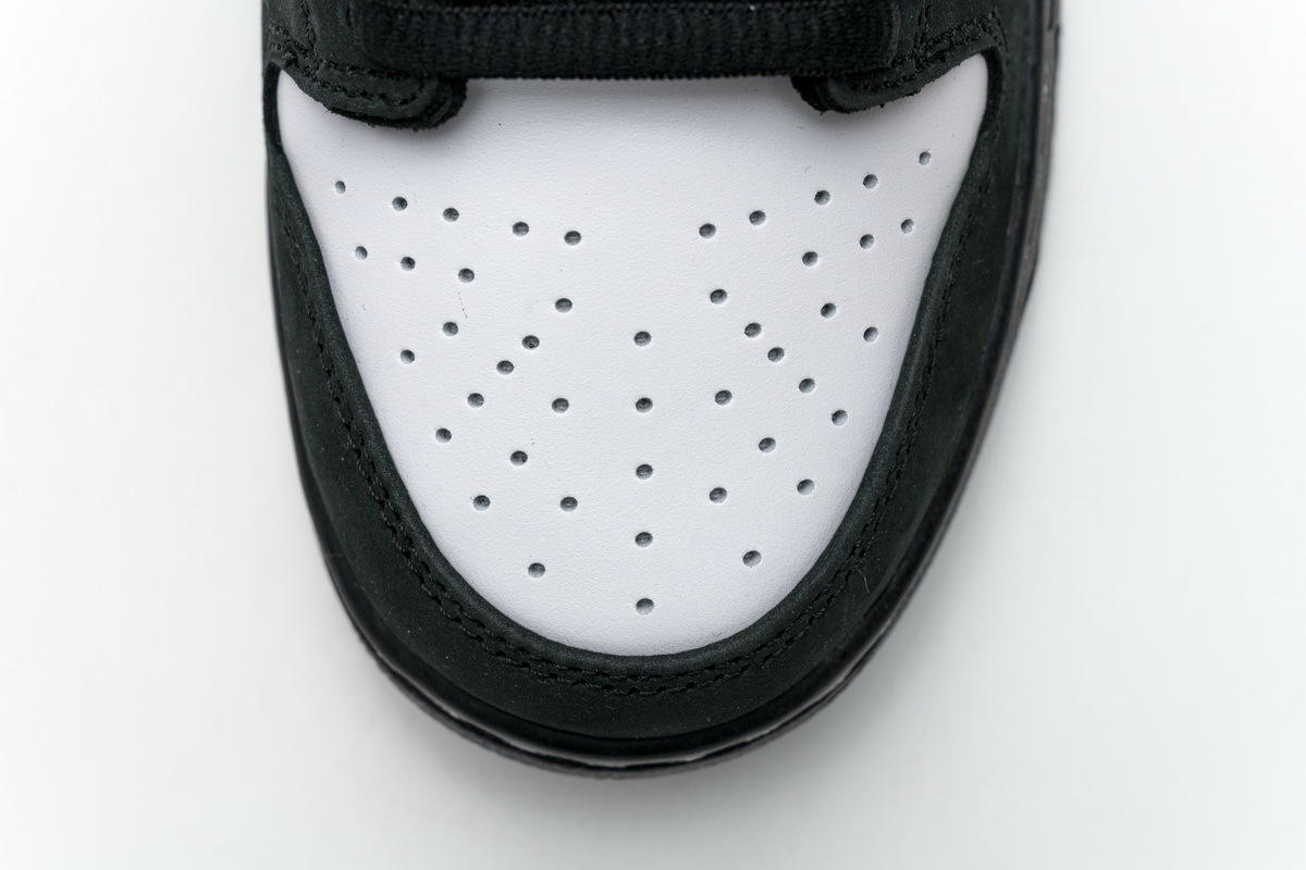 Staple x Nike SB Dunk Low “Panda Pigeon” BV1310-013