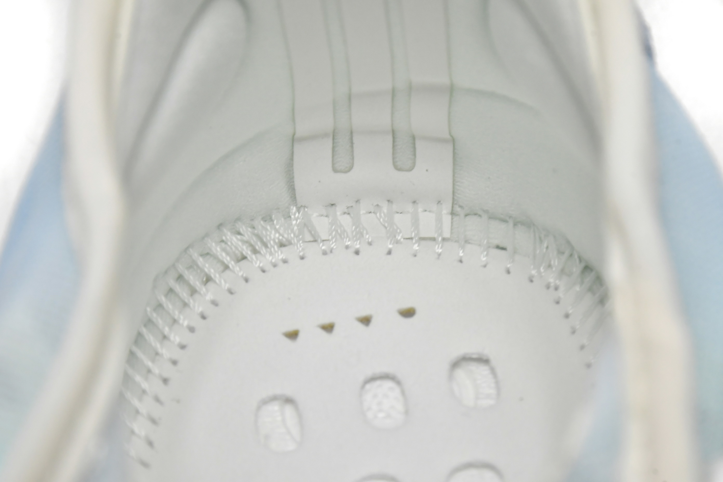 adidas Yeezy Boost 350 V2 Mono Ice GW2869