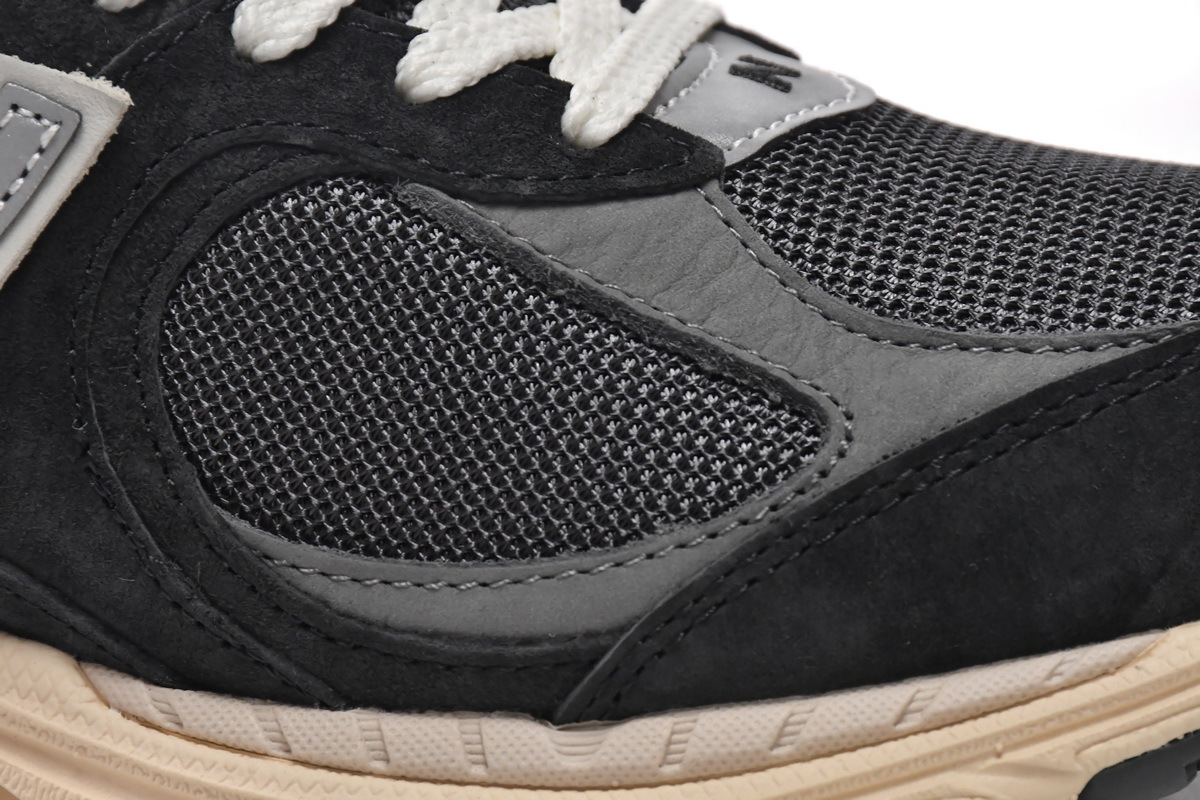 New Balance 2002R Grey Black M2002RHO