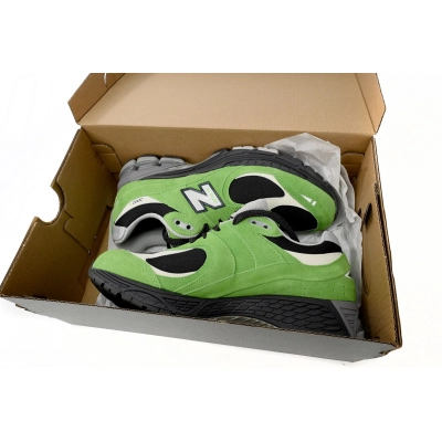 New Balance 2002R Sea Black Green M2002RGZ 02