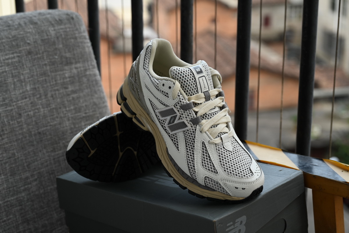 NEW BALANCE Beige M1906RP