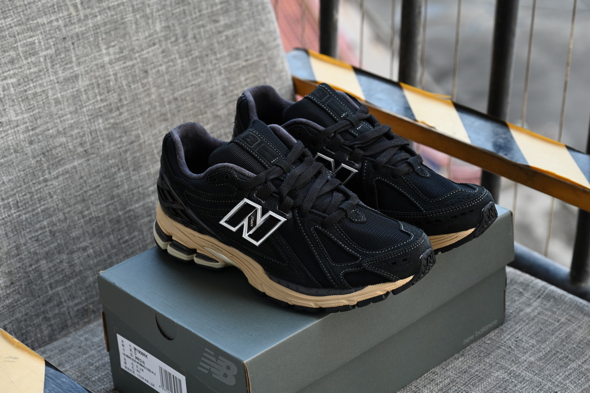 NEW BALANCE Black M1906RK