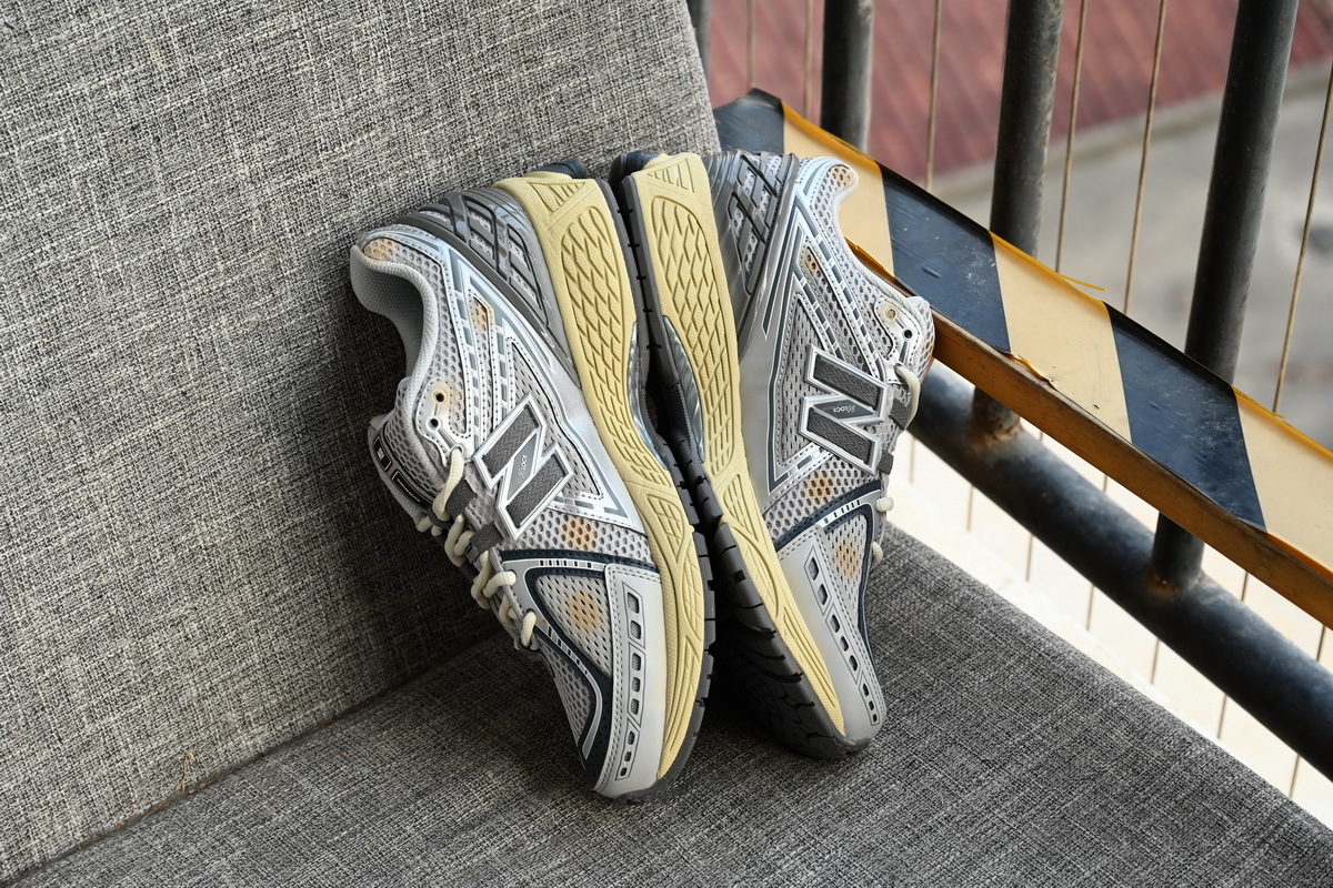 NEW BALANCE Grey silver M1906RTI