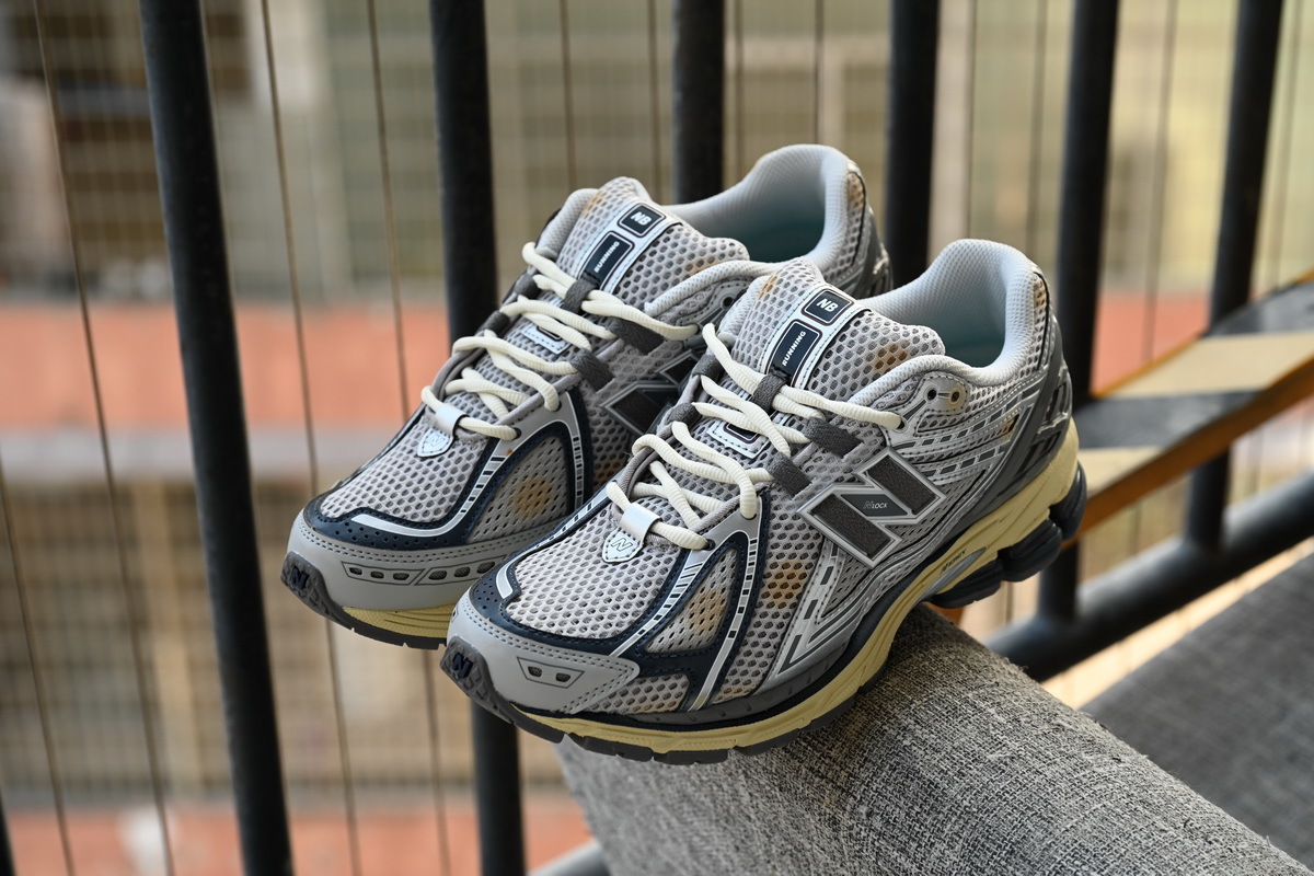 NEW BALANCE Grey silver M1906RTI