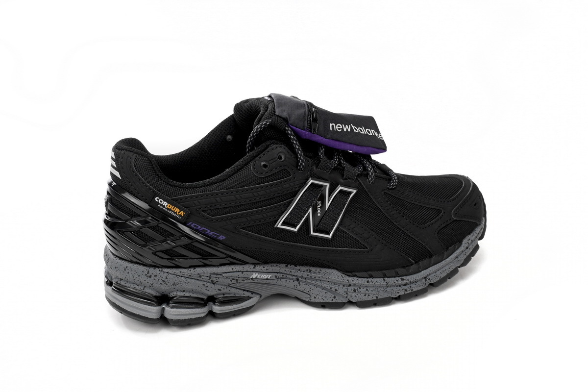 NEW BALANCE White Black Ash M1906ROC