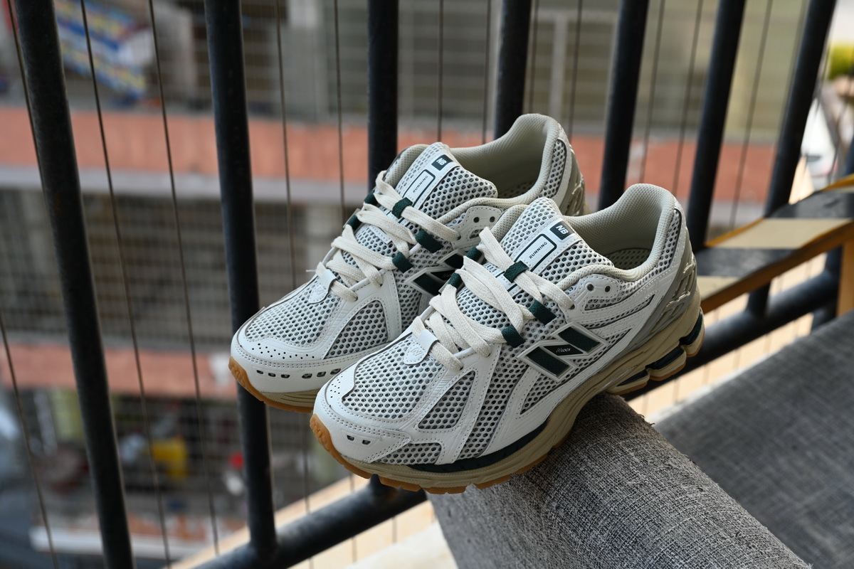 NEW BALANCE White Red M1906RQ