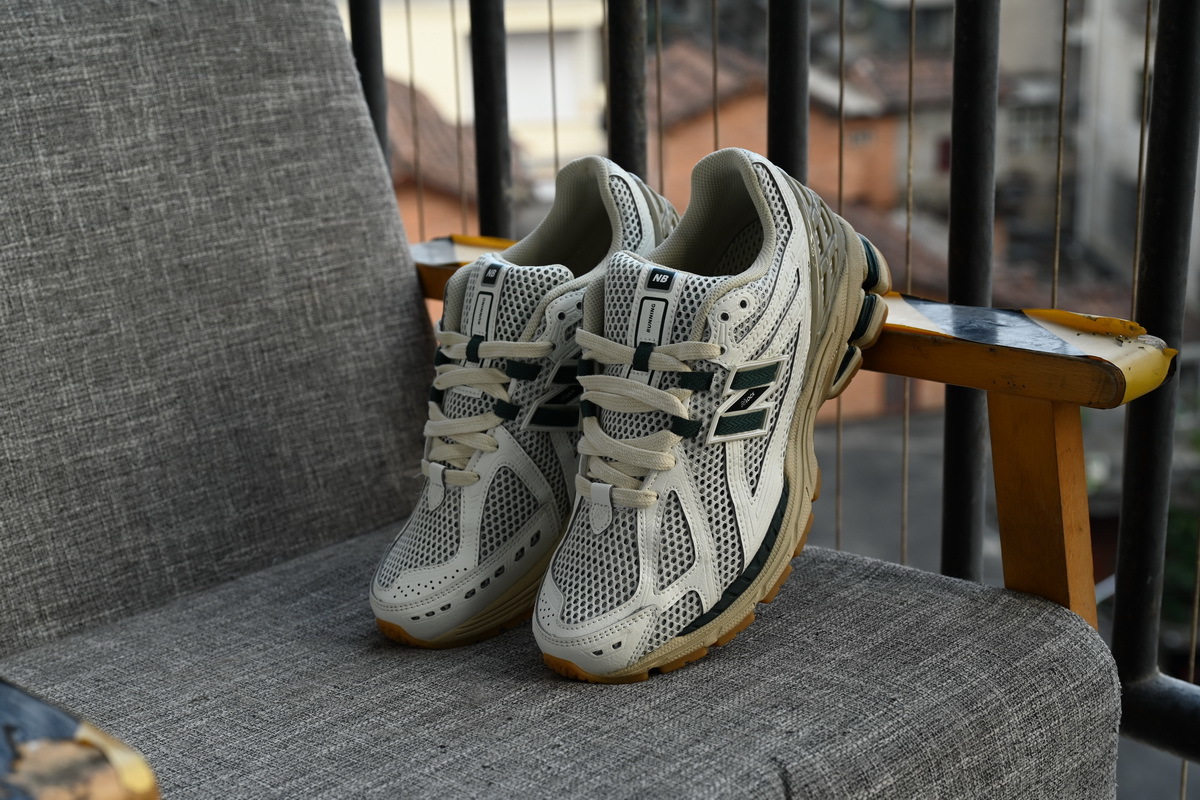 NEW BALANCE White Red M1906RQ