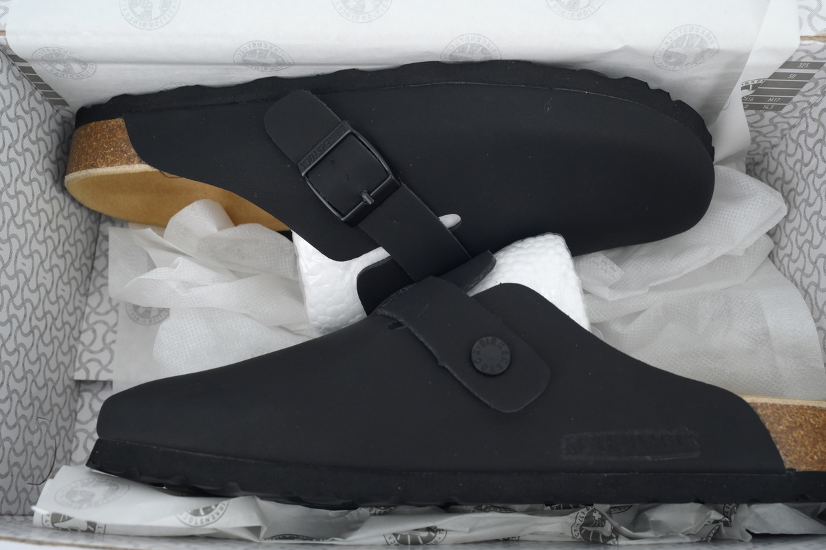 Birkenstock Boston Soft Footbed Black Oil Surface Slippers 059461