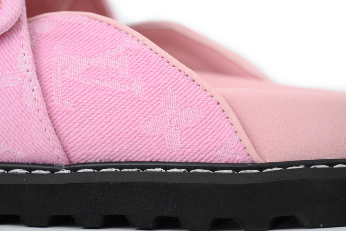 LOUIS VUITTON Cosy Comfort Pink Slippers 1AGVO2