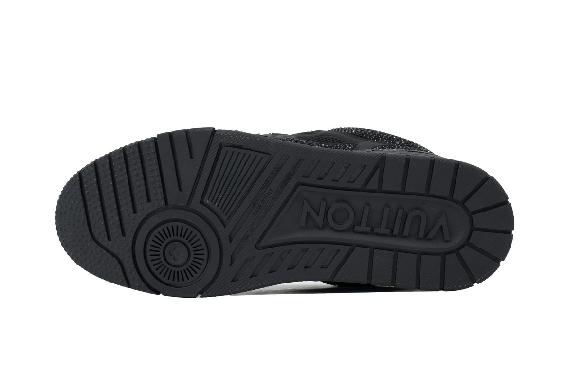 LOUIS VUITTON Skate All Black Diamond Surface 1ADHHA