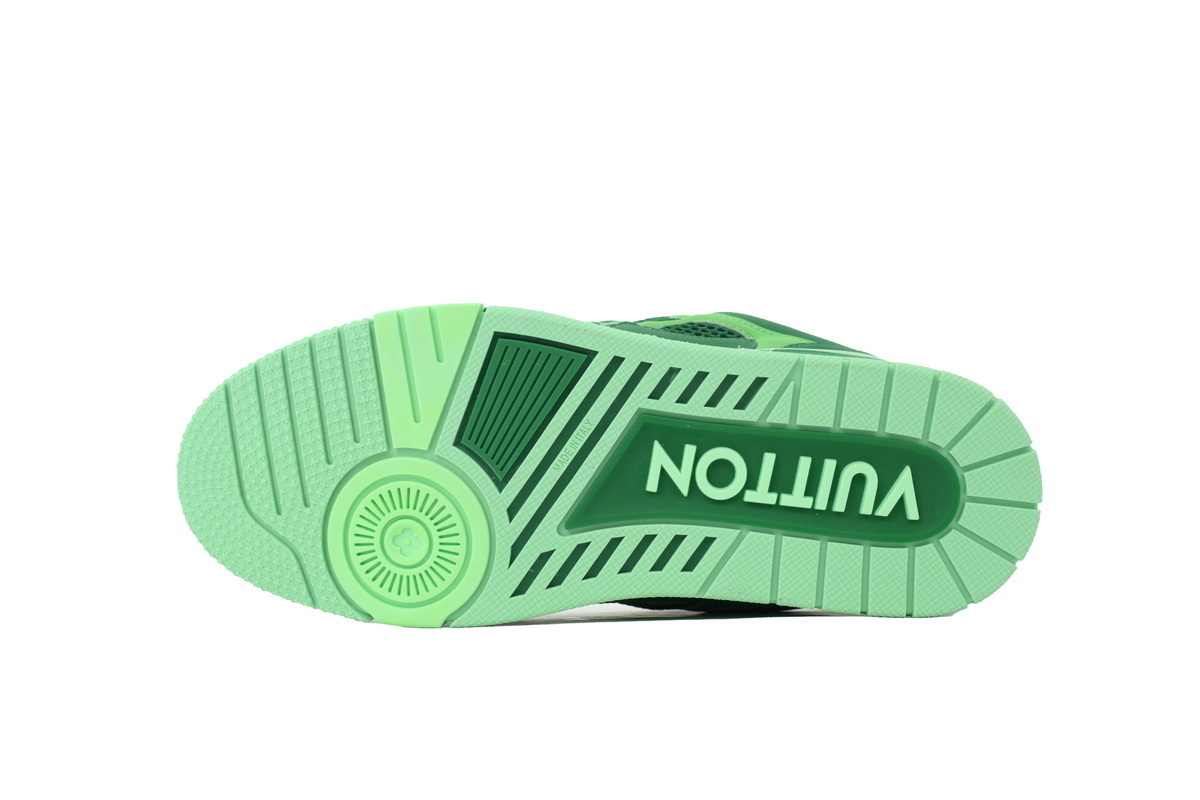 LOUIS VUITTON Skate Full Of Green 1ACQOR