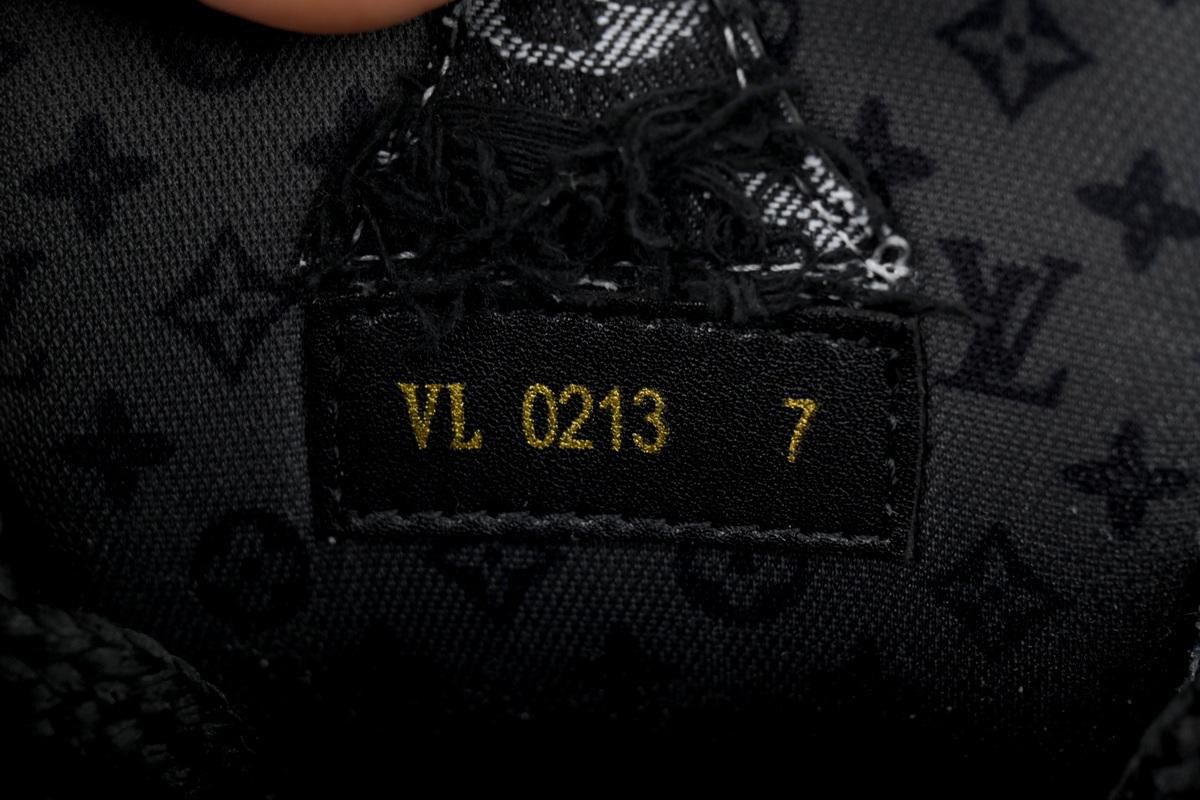 LOUIS VUITTON Skate Plum Blossom Drillin Black 1ACVKB