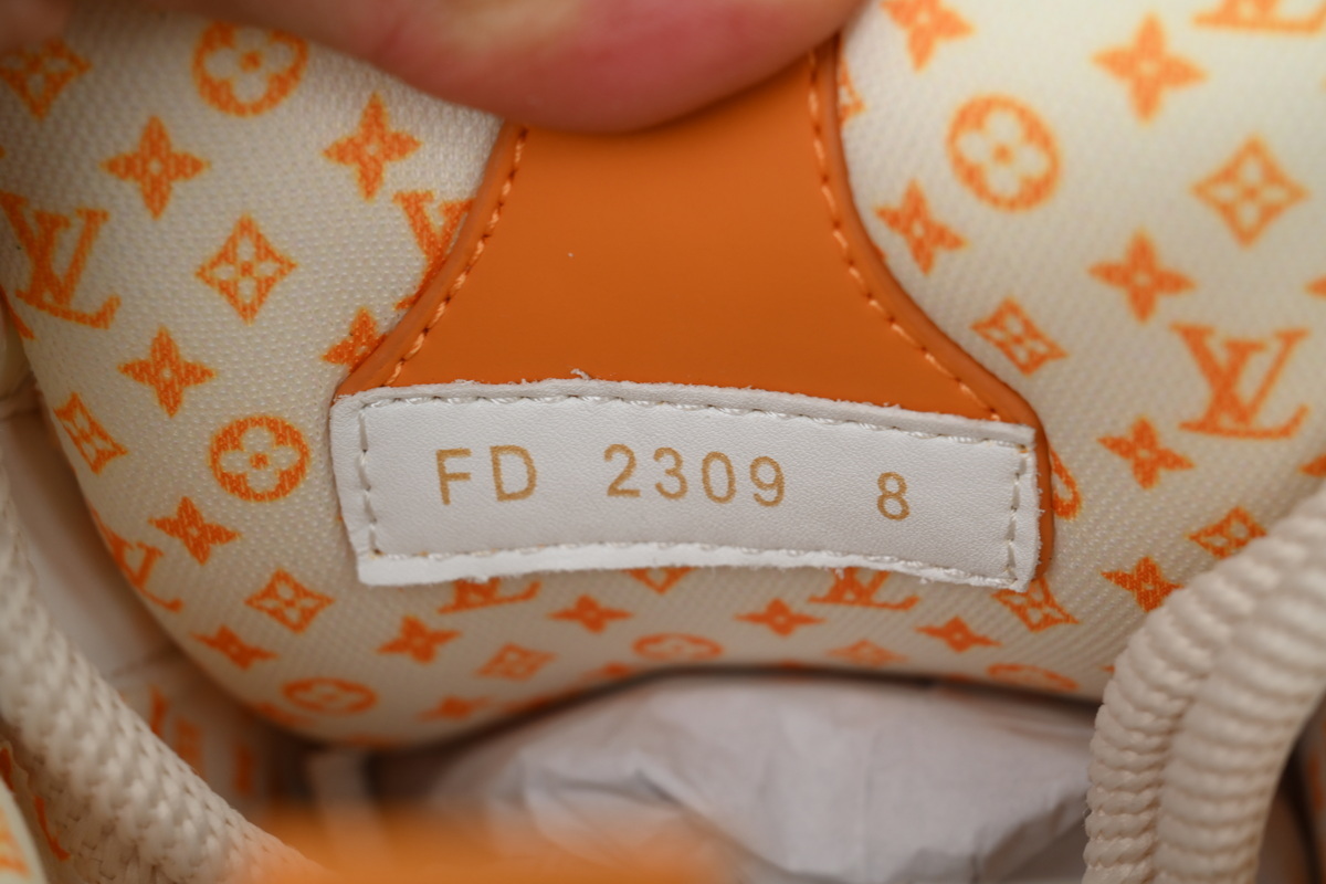 LOUIS VUITTON Skate White And Yellow 1AC534]
