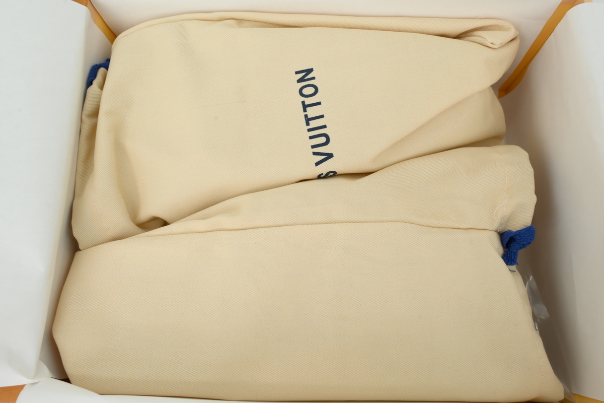 LOUIS VUITTON Skate White Coffee 1AJWA5