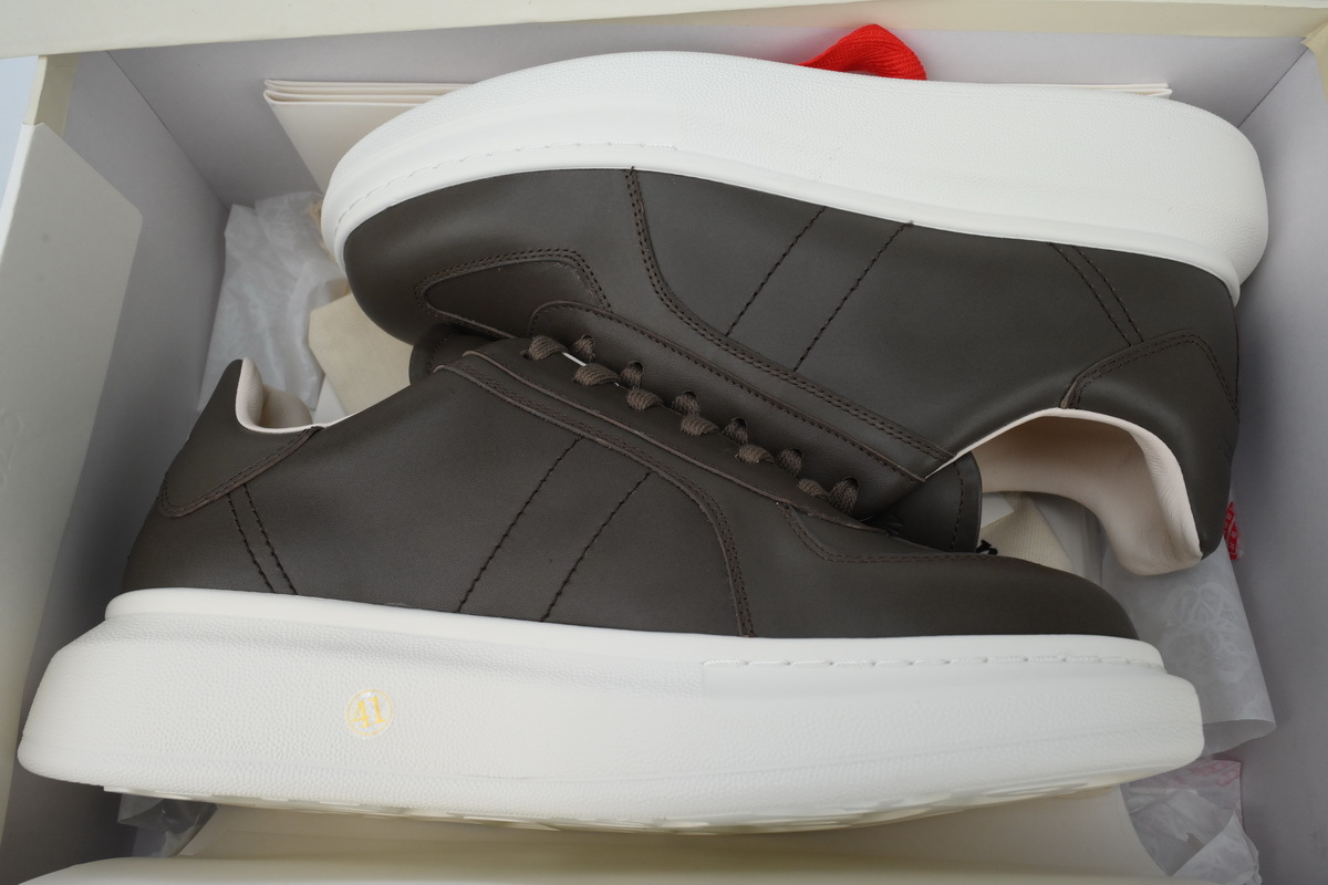 Alexander McQueen Sneaker Black and White 85730342