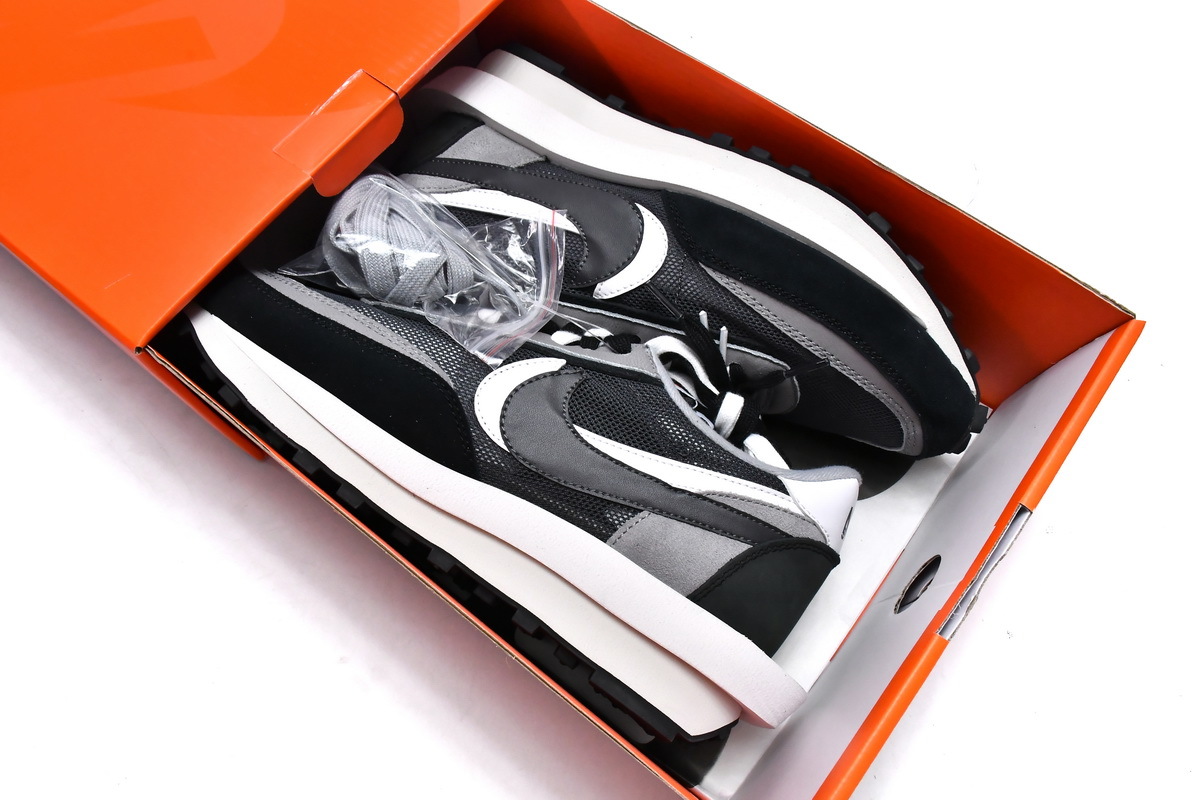 Sacai x Nike LDV Waffle Black BV0073-001