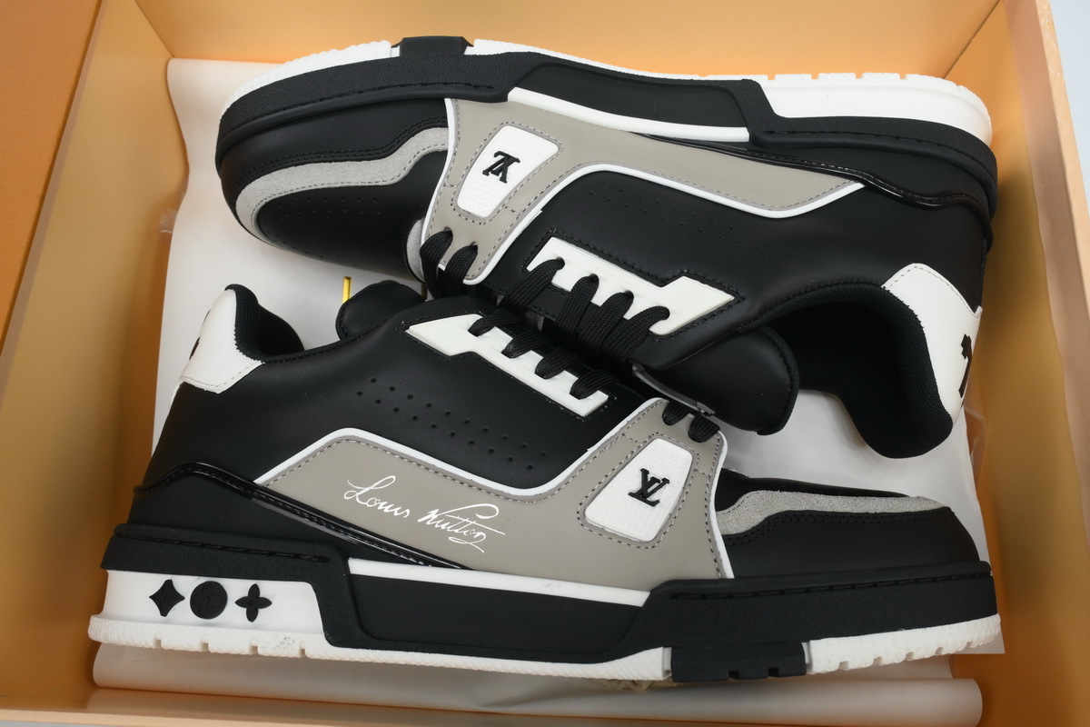 Louis Vuitton Trainer Black Gray White 54 1AAHS3