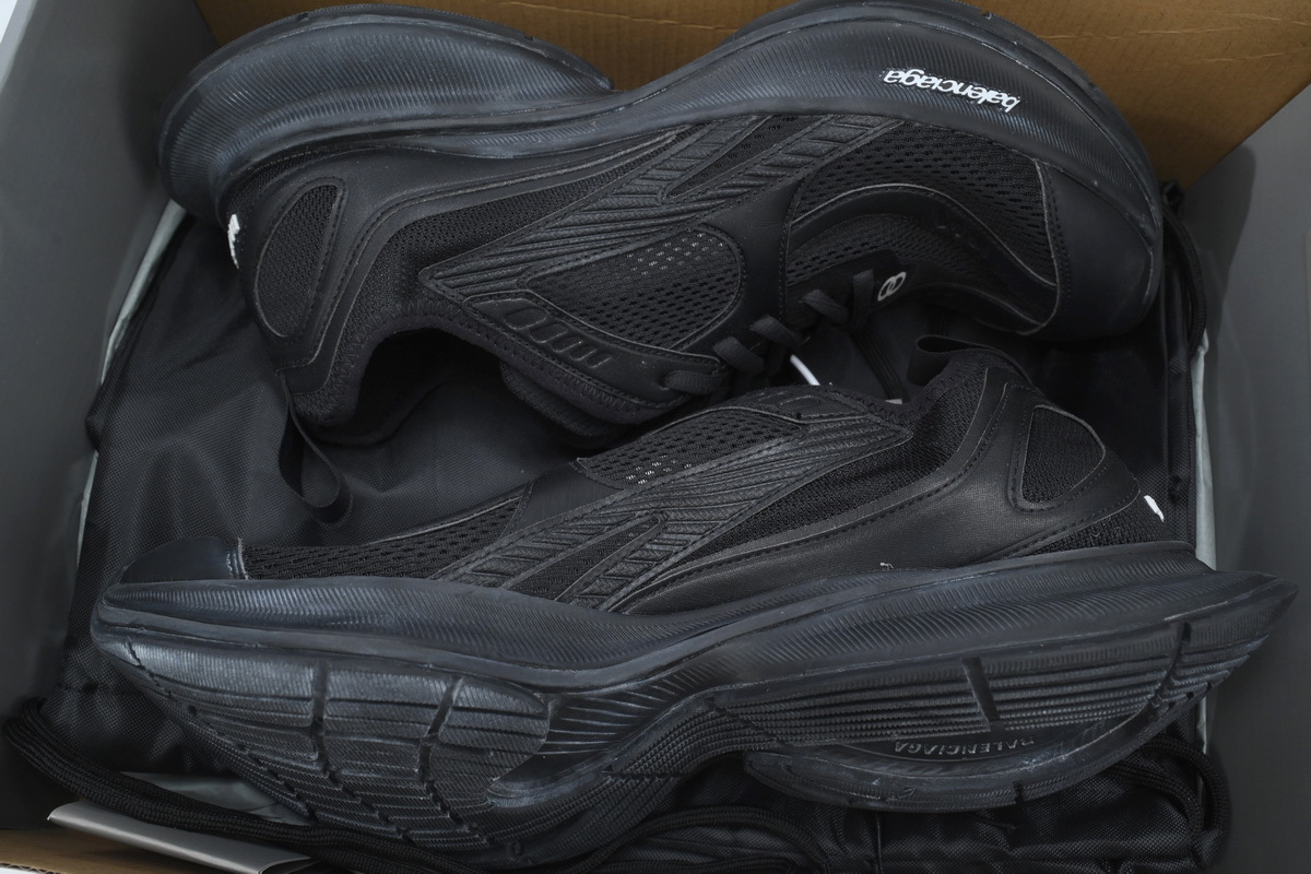 Balenciaga Circuit Black 793945 WFLGY 1000