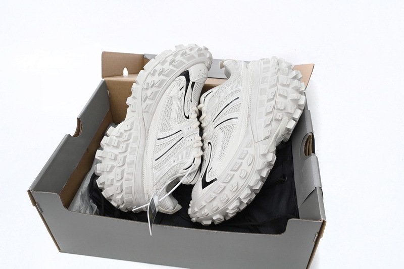 Balenciaga Defender Off White 685611 W2RAA 9110