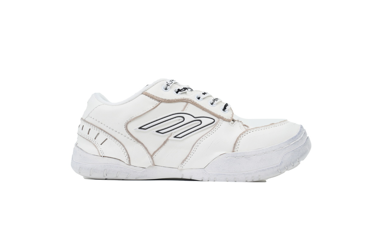 Balenciaga Hamptons Worn-Out White 841763 WCURS 9000
