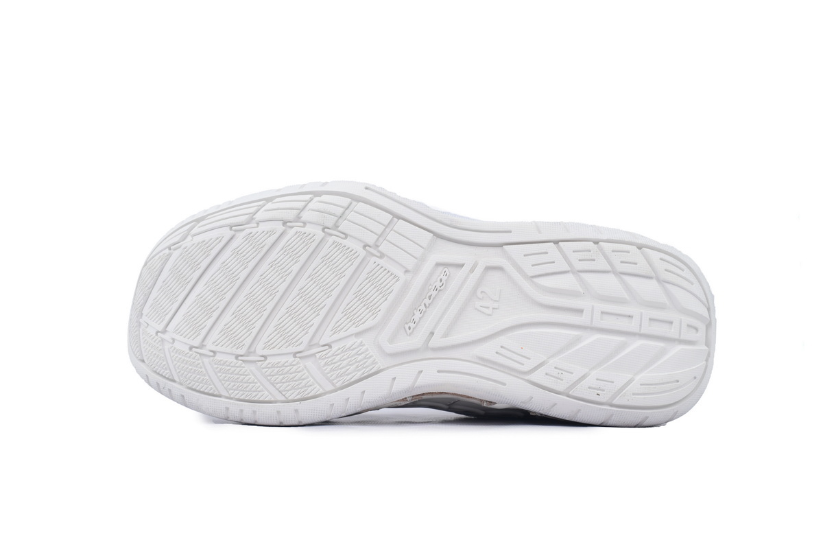 Balenciaga Hamptons Worn-Out White Blue 841765 WCURB 9141