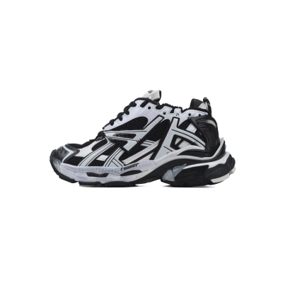 Balenciaga Runner Black White 677403 Q3RB2 9010 01