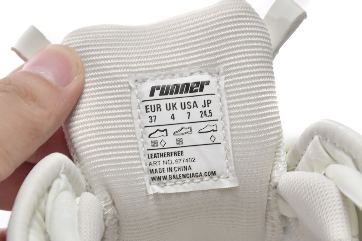 Balenciaga Runner Luminous  677403 W3RBH 9001