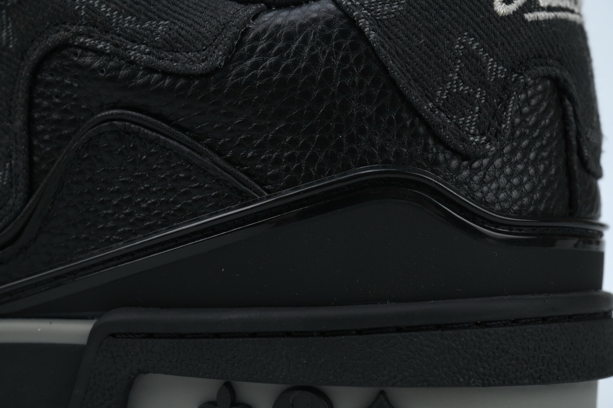 LV Nigo x Louis Vuitton Trainer Black 1A9IPX