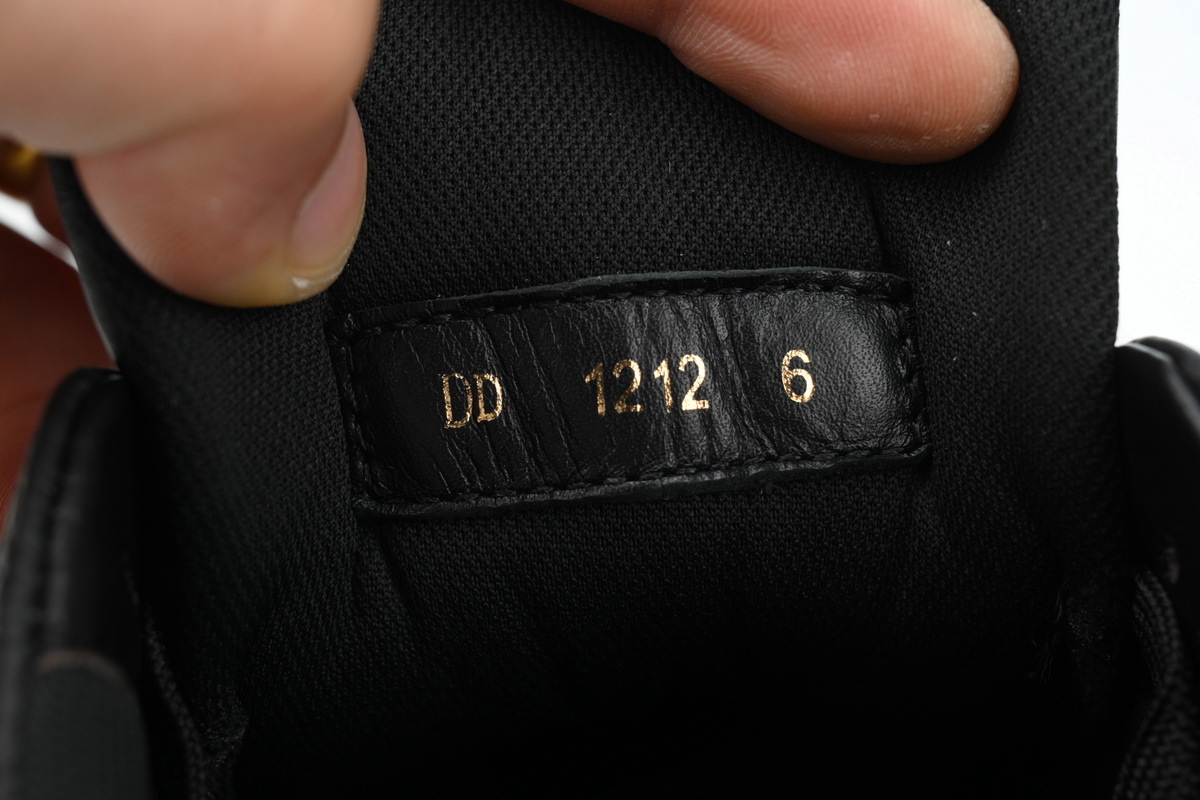 LV Yayoi Kusama x Louis Vuitton Trainer Black 1ABD2W
