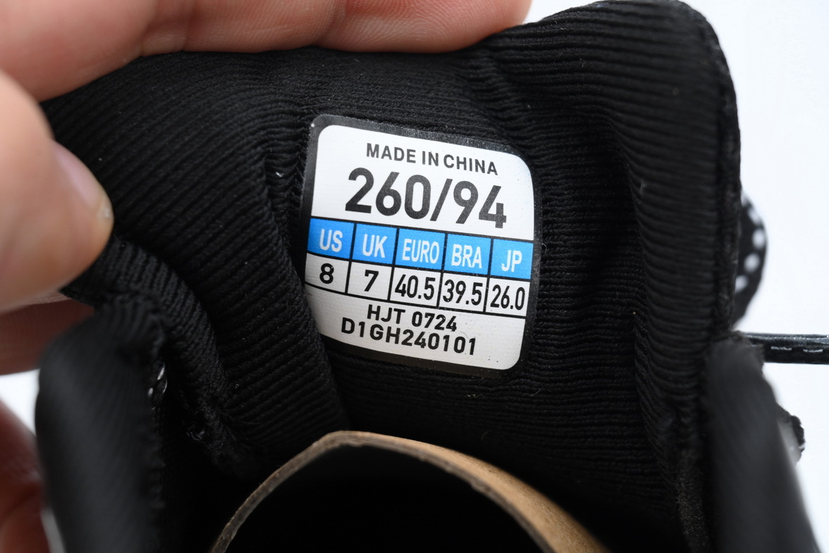 Mizuno Astro Plus 'Black' D1GH240101