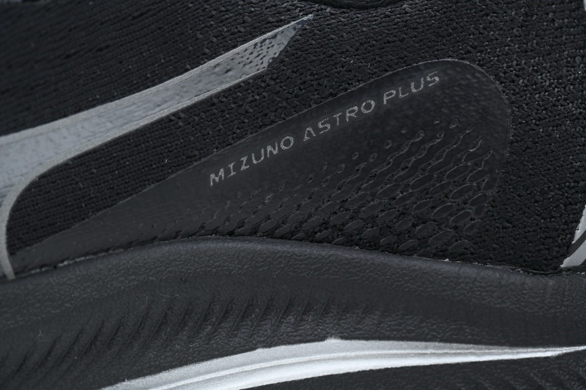 Mizuno Astro Plus 'Black' D1GH240101