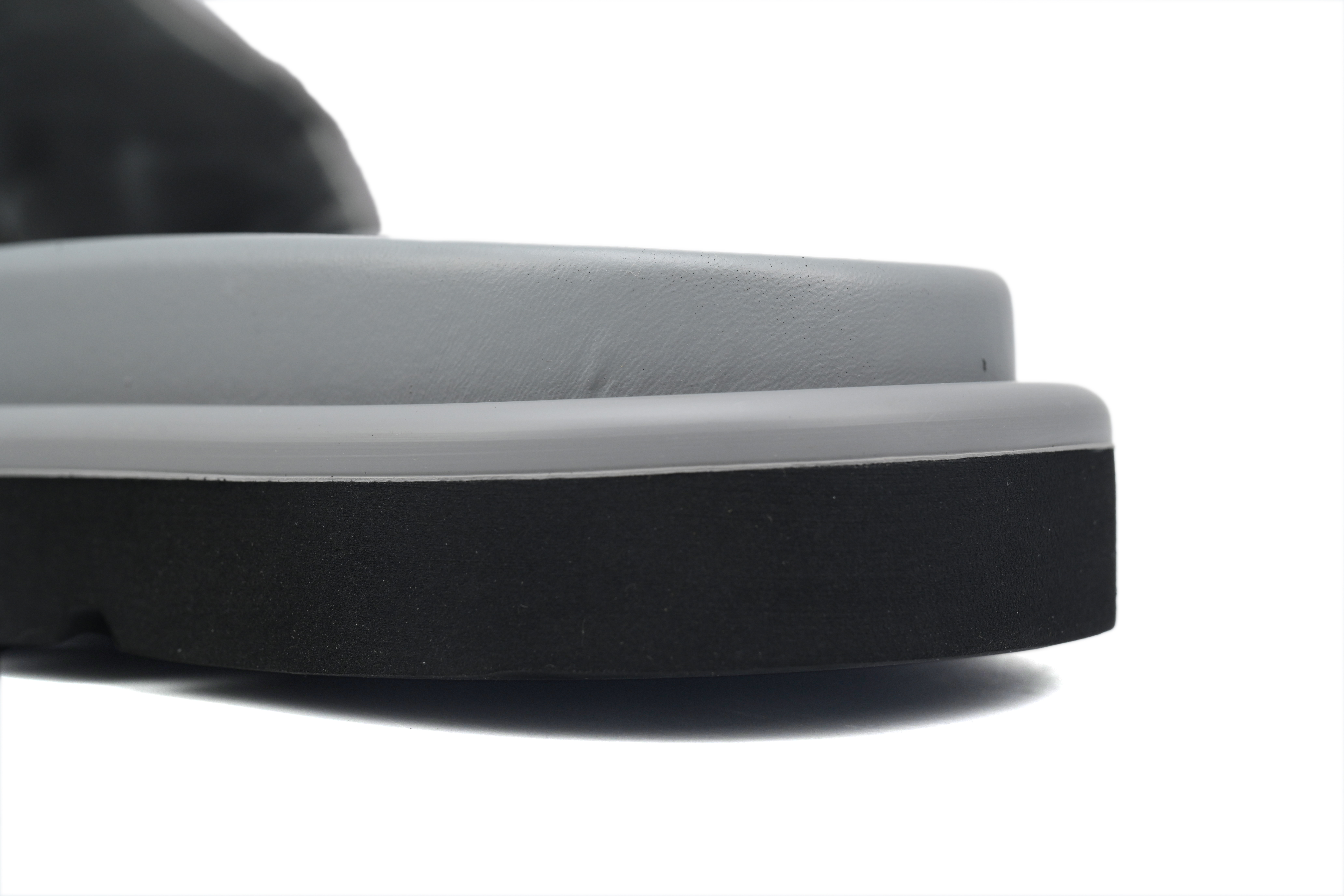 LOUIS VUITTON Pool Pillow Comfort Grey Slippers 1AGV0