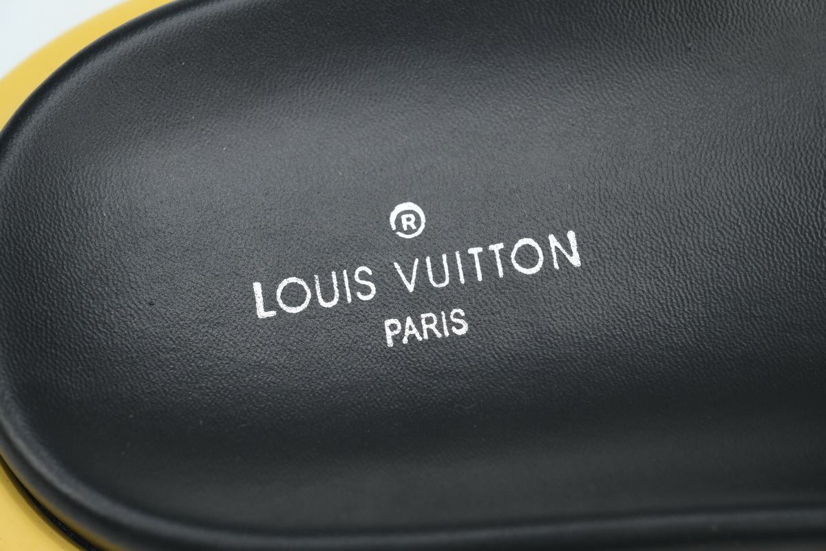 LOUIS VUITTON Pool Pillow Comfort Monogram Slippers 1A98G0