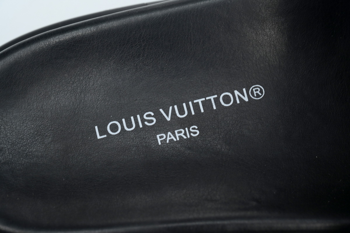 LOUIS VUITTON Pool Pillow Comfort Slippers 23603243