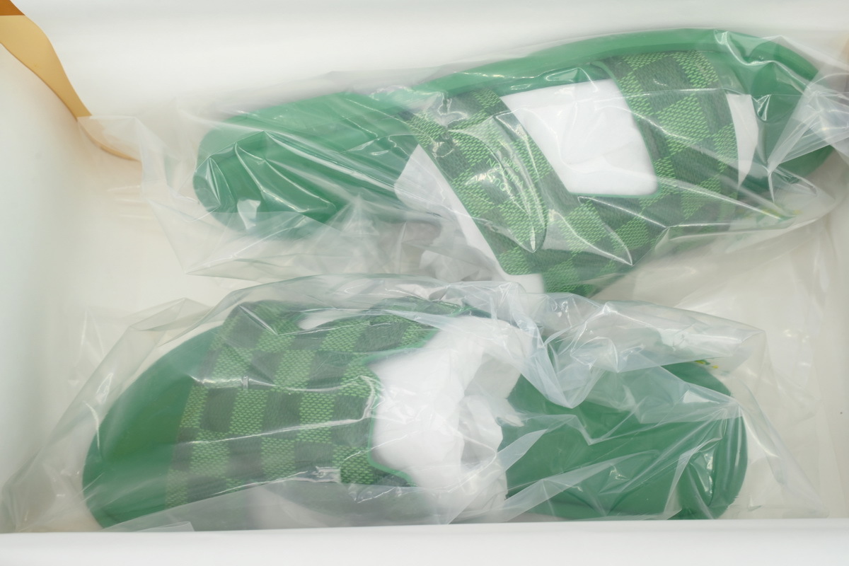 Louis Vuitton Slippers Oasis Green Grid 1AC5EI