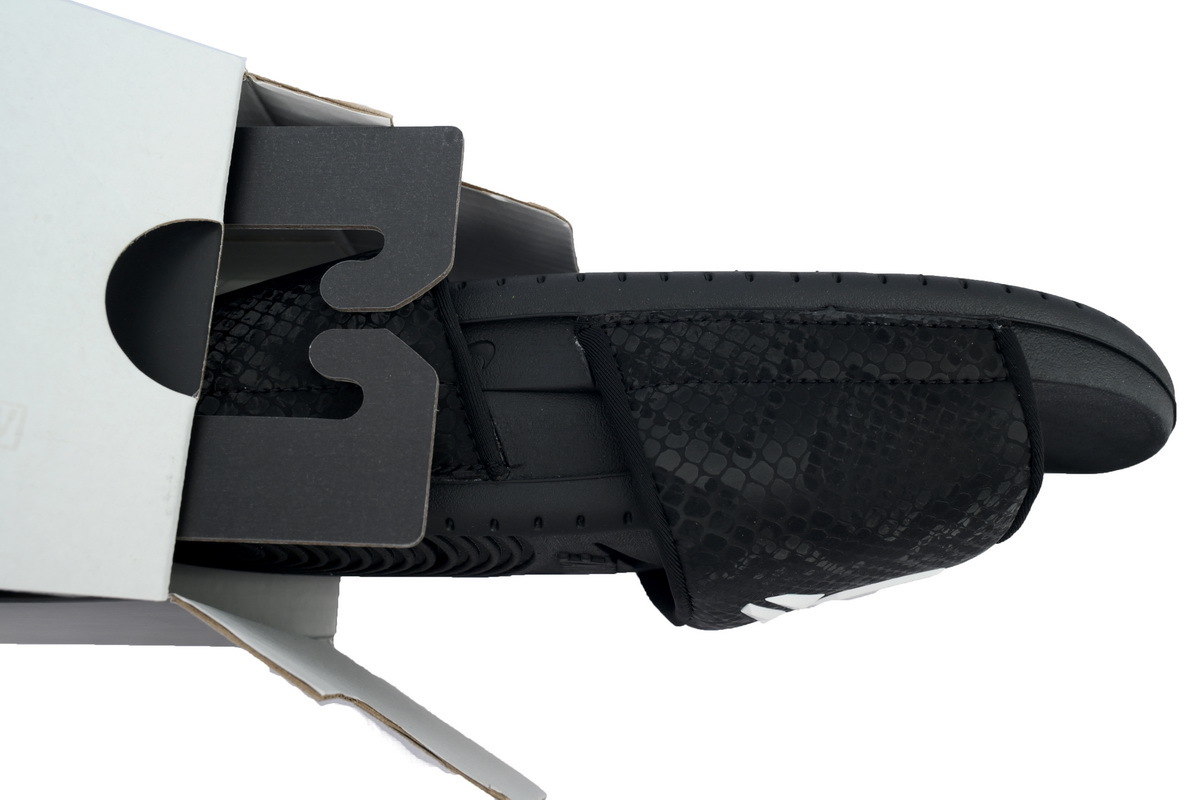 Nike Kobe Bryant x Offcourt Slide Black Slippers IF2870-001