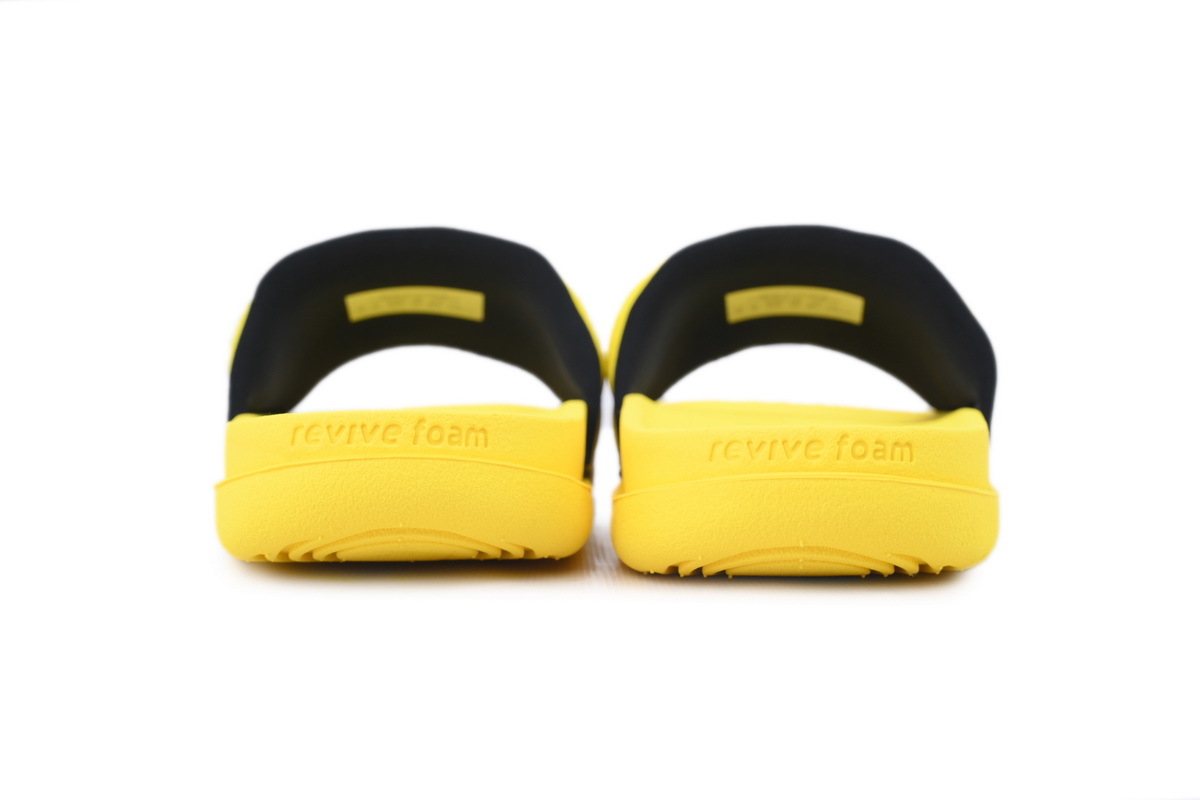 Nike Kobe Bryant x Offcourt Slide Black Yellow Slippers IF2870-700