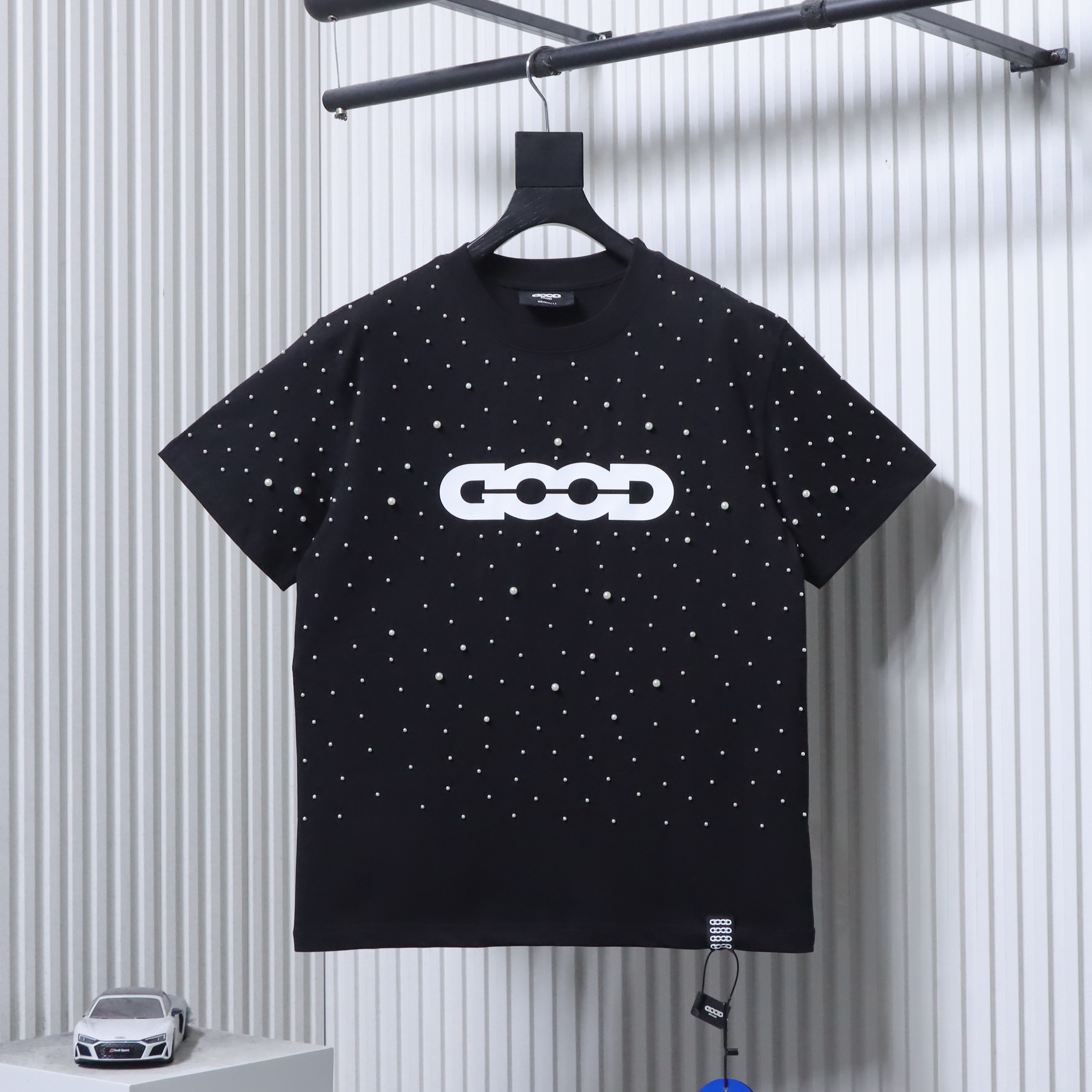 GOODBRAND Bionic Pearl Print Logo Short Sleeve T-Shirt