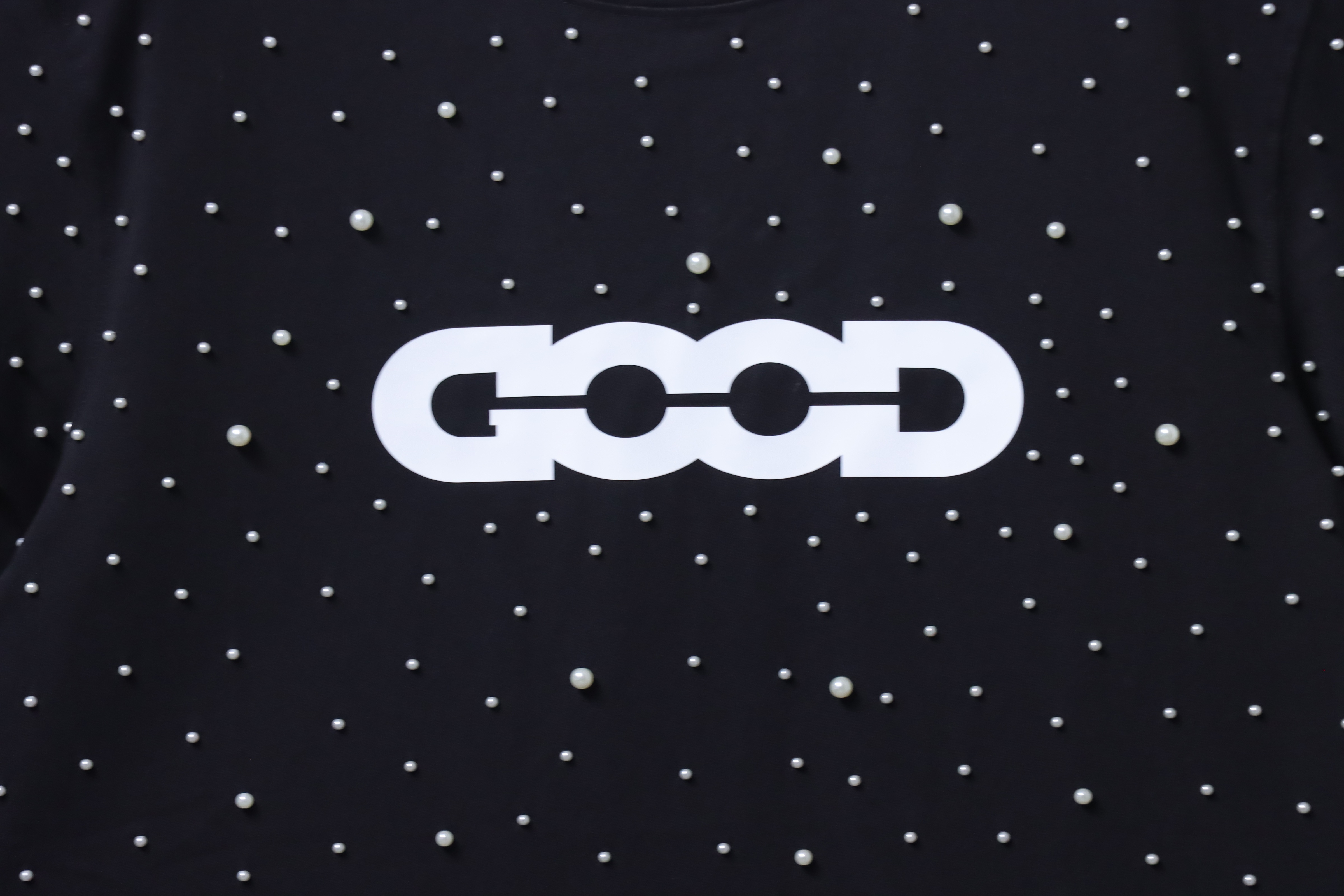 GOODBRAND Bionic Pearl Print Logo Short Sleeve T-Shirt
